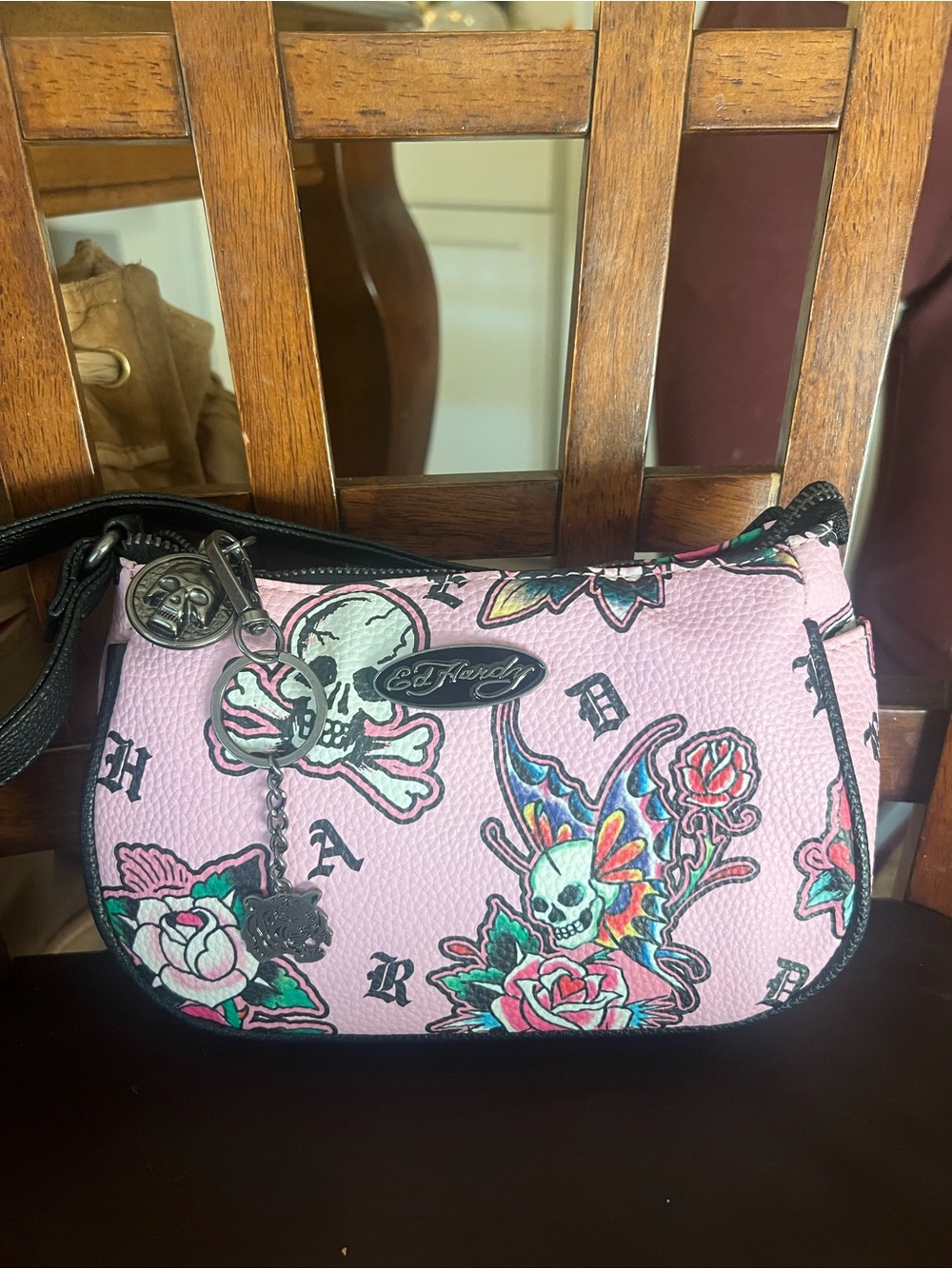 Juicy Couture Pink and Black Mixed-Style Shoulder Bag Collage - Picture 5 of 10